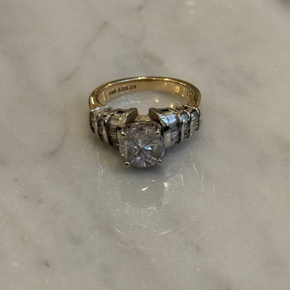 GOLD & DIAMOND Cushion Ring with Baguette Shoulders, 14K Circa 1990s - Picture 2 of 6